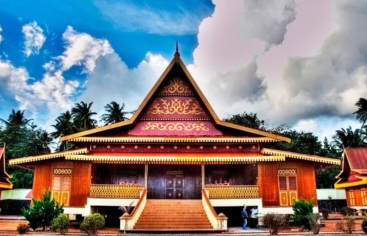 Mengenal 5 Jenis Rumah Adat Melayu yang Ada di Indonesia