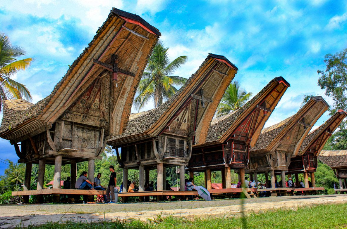 Eksplorasi Kekayaan Budaya: Makna Filosofis dan Keunikan Rumah Adat Sulawesi Selatan